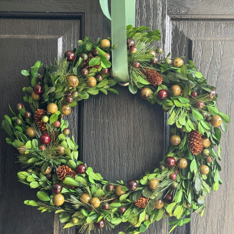 Christmas Wreath With Pinecone and Berries, Green